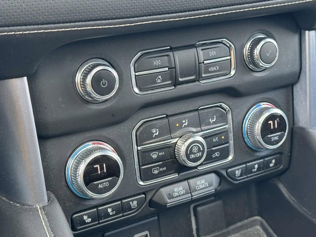 2023 GMC Yukon XL SLT