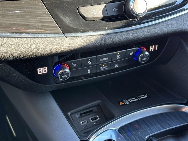 2024 Buick Enclave Essence